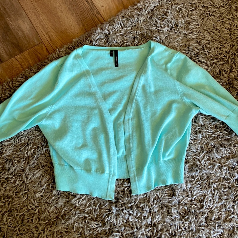 Maurice’s light blue cropped cardigan shirt